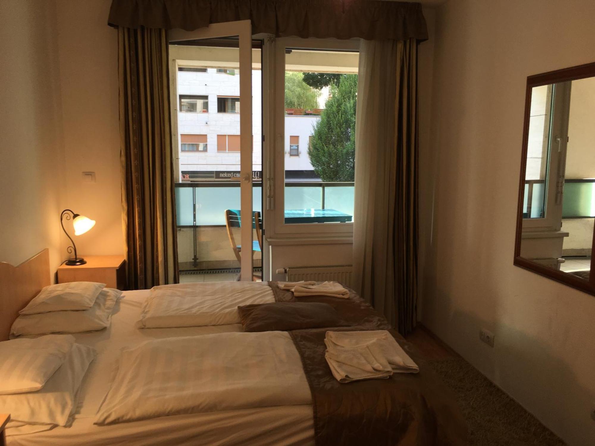 Corvin Hotel apartamentowy 4*